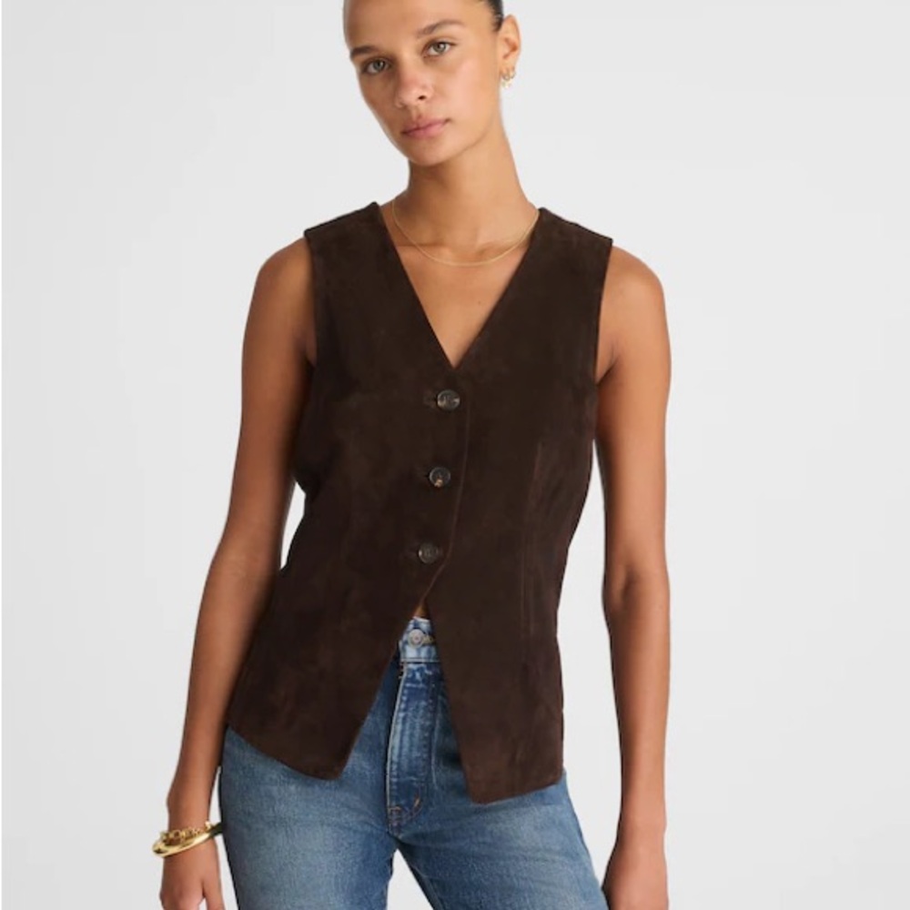 Cutaway Vest in Suede Dark Carob